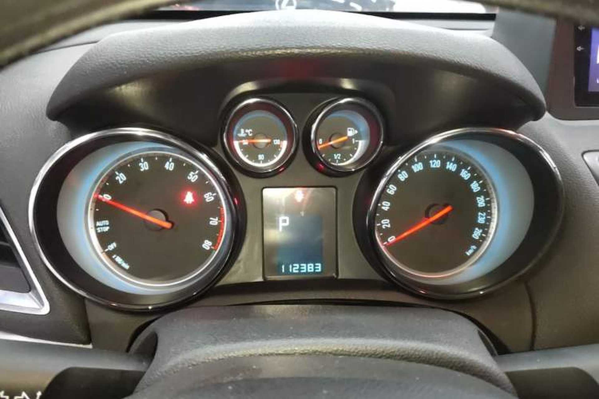 Used Buick Encore 2015 1.4T Automatic Two-Wheel Drive Urban Elite Version Instrument Cluster