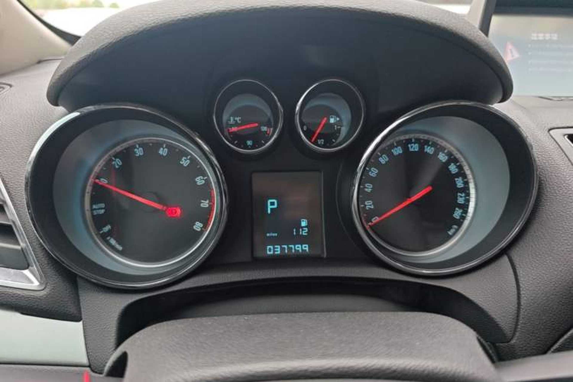 Used Buick Encore 2015 1.4T Automatic Two-Wheel Drive Urban Elite Version Instrument Cluster
