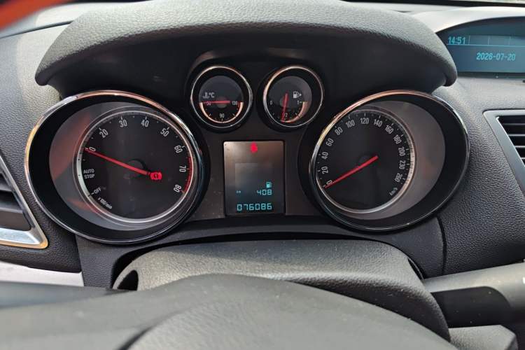 Used Buick Encore 2015 1.4T Manual Two-Wheel Drive Urban Advanced Model Instrument Cluster