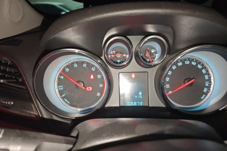 Used Buick Encore 2015 1.4T Manual Two-Wheel Drive Urban Advanced Model Instrument Cluster