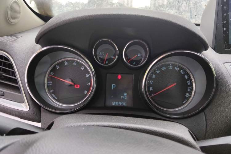 Used Buick Encore 2015 1.4T Automatic Two-Wheel Drive Urban Elite Version Instrument Cluster