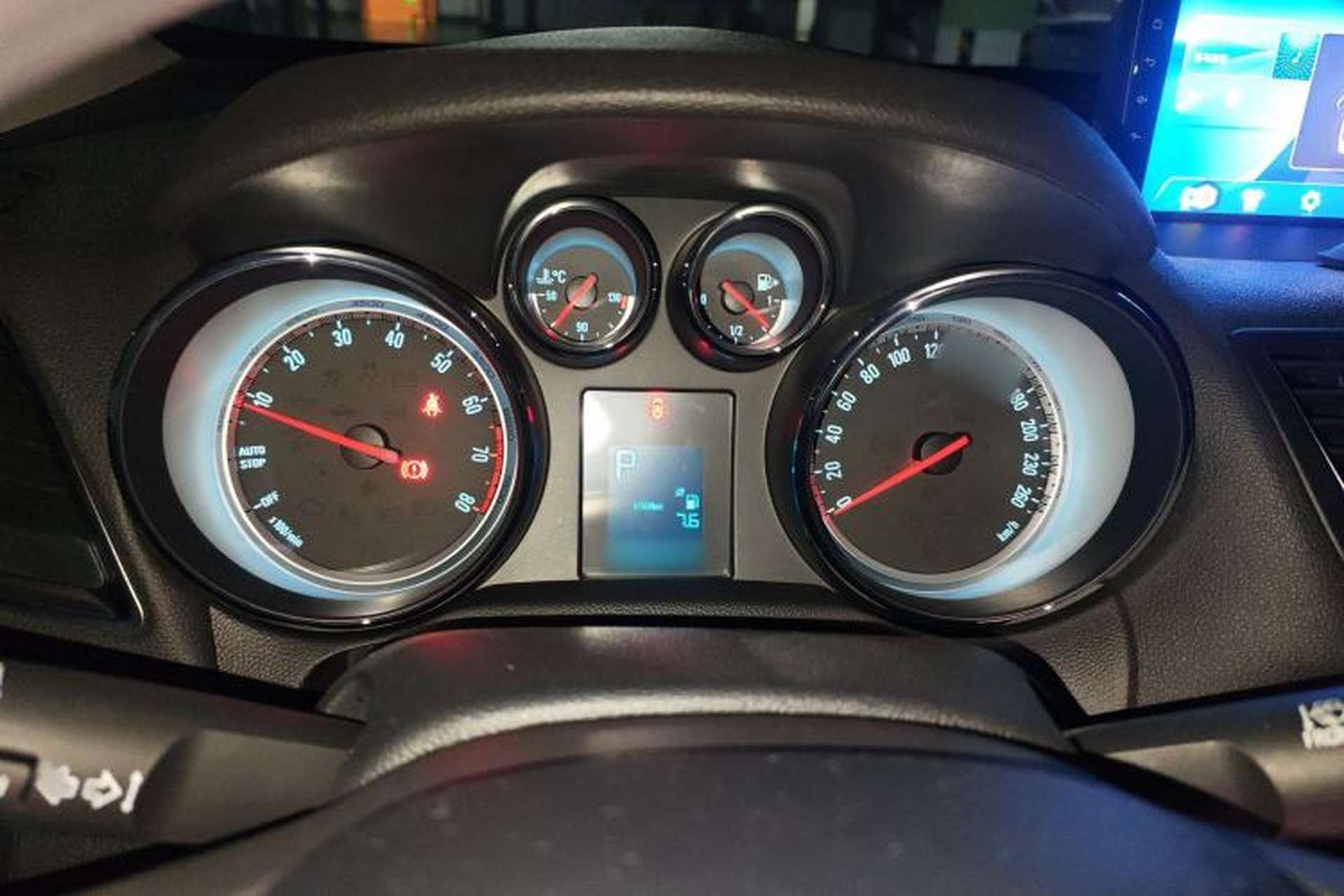 Used Buick Encore 2015 1.4T Automatic Two-Wheel Drive Urban Elite Version Instrument Cluster