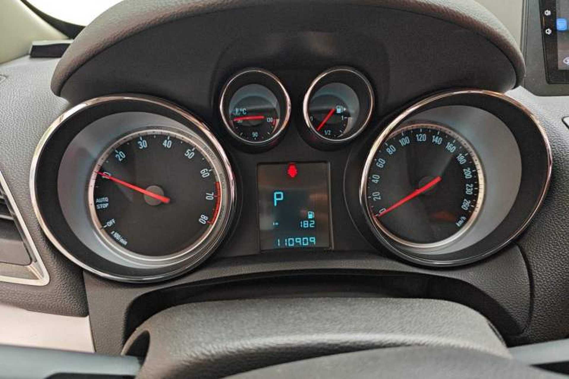 Used Buick Encore 2015 1.4T Automatic Two-Wheel Drive Urban Elite Version Instrument Cluster