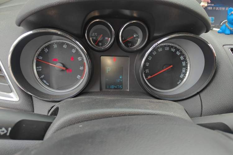 Used Buick Encore 2015 1.4T Automatic Two-Wheel Drive Urban Leading Model Instrument Cluster