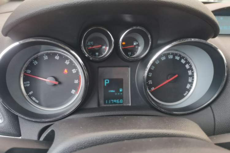 Used Buick Encore 2015 1.4T Automatic Two-Wheel Drive Urban Elite Version Instrument Cluster