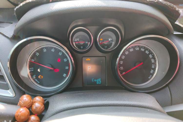 Used Buick Encore 2015 1.4T Automatic Two-Wheel Drive Urban Elite Version Instrument Cluster