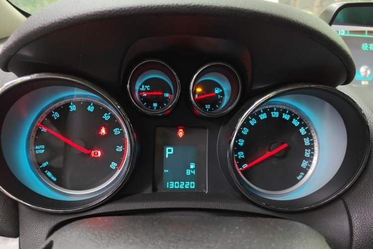 Used Buick Encore 2015 1.4T Automatic Two-Wheel Drive Urban Elite Version Instrument Cluster