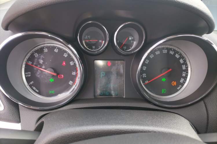 Used Buick Encore 2015 1.4T Automatic Two-Wheel Drive Urban Elite Version Instrument Cluster