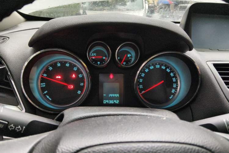 Used Buick Encore 2015 1.4T Manual Two-Wheel Drive Urban Advanced Model Instrument Cluster