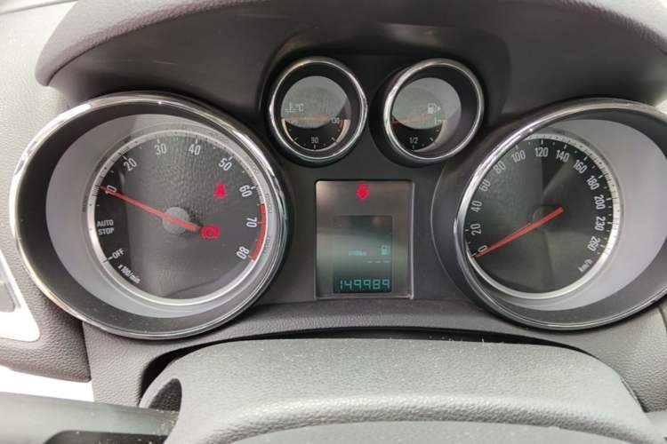 Used Buick Encore 2015 1.4T Manual Two-Wheel Drive Urban Advanced Model Instrument Cluster