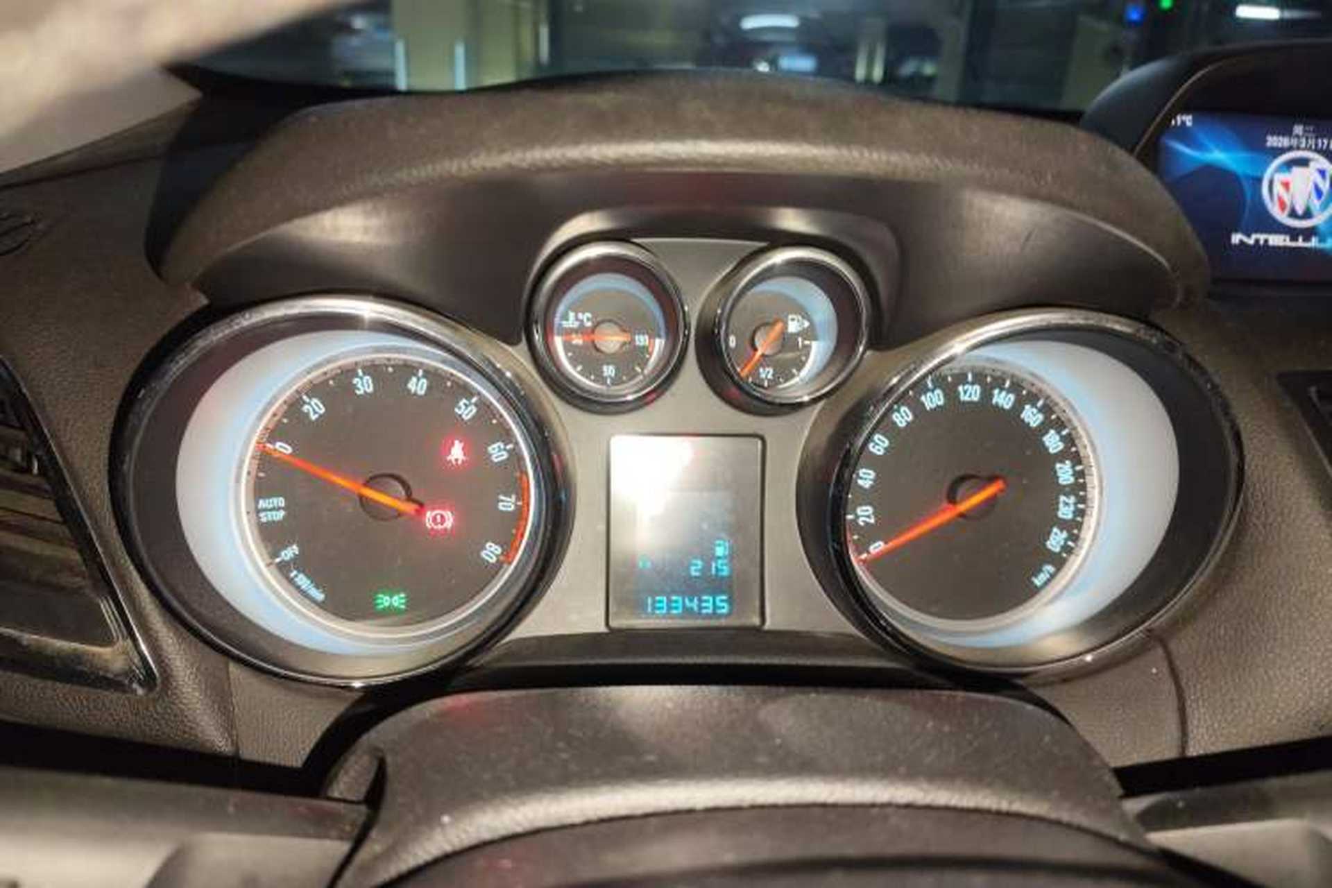 Used Buick Encore 2015 1.4T Automatic Two-Wheel Drive Urban Leading Model Instrument Cluster