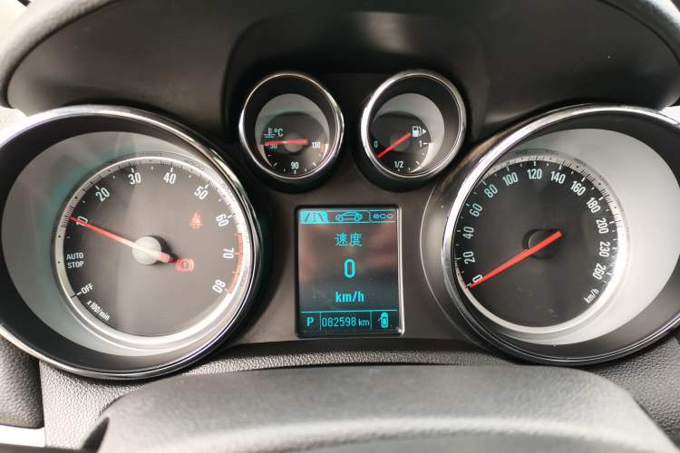 Used Buick Encore 2015 1.4T Automatic Two-Wheel Drive Urban Elite Version Instrument Cluster