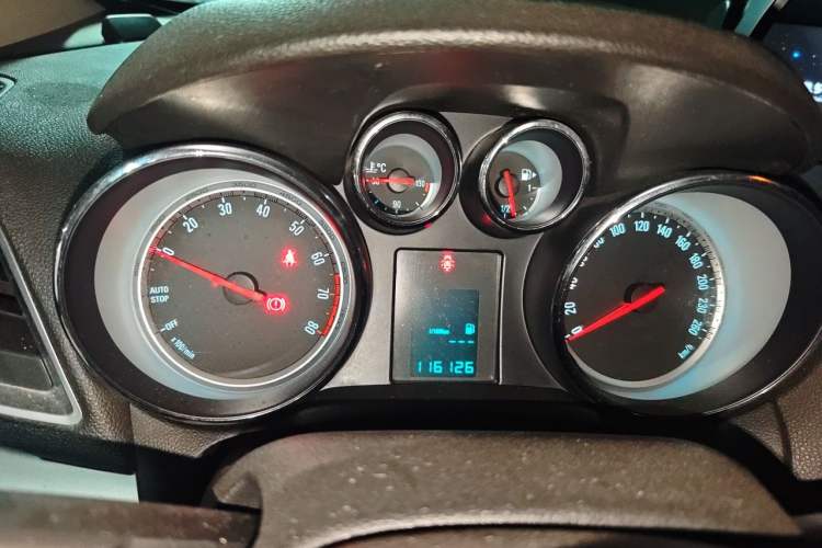 Used Buick Encore 2015 1.4T Manual Two-Wheel Drive Urban Advanced Model Instrument Cluster