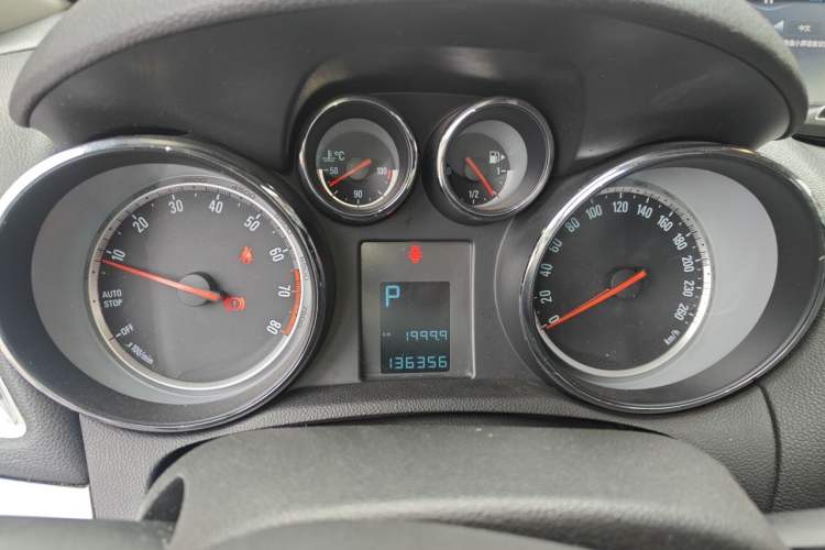 Used Buick Encore 2015 1.4T Automatic Two-Wheel Drive Urban Elite Version Instrument Cluster