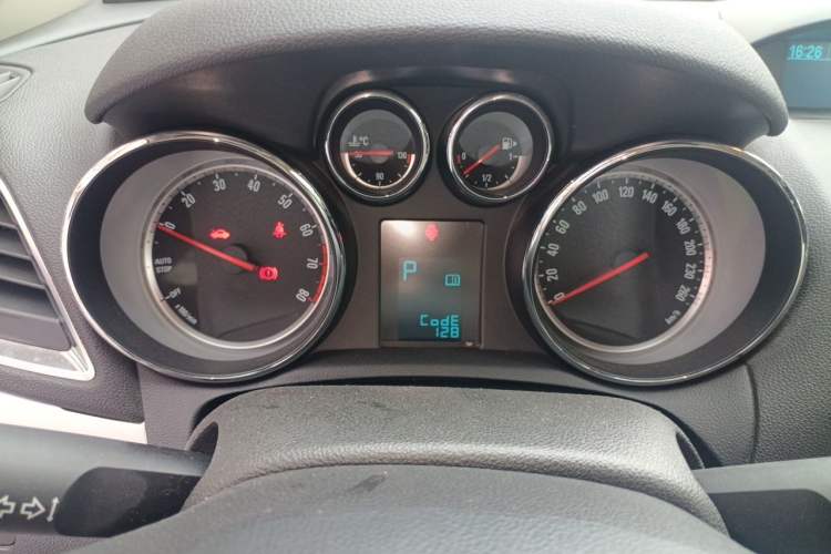 Used Buick Encore 2015 1.4T Automatic Two-Wheel Drive Urban Elite Version Instrument Cluster