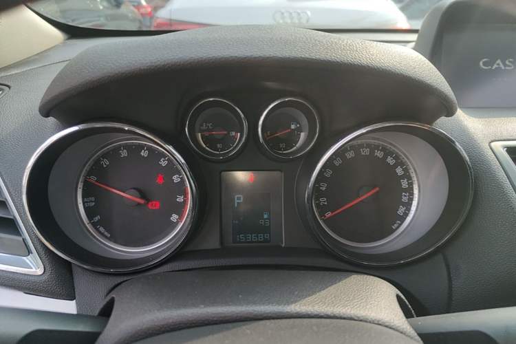 Used Buick Encore 2015 1.4T Automatic Two-Wheel Drive Urban Elite Version Instrument Cluster