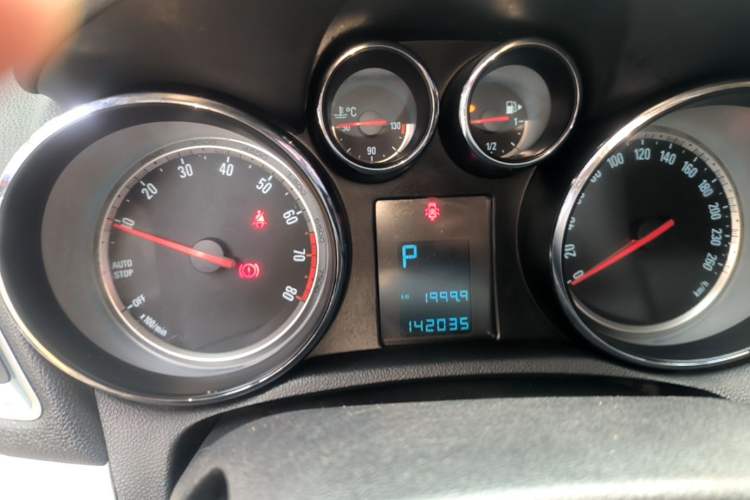 Used Buick Encore 2015 1.4T Automatic Two-Wheel Drive Urban Elite Version Instrument Cluster