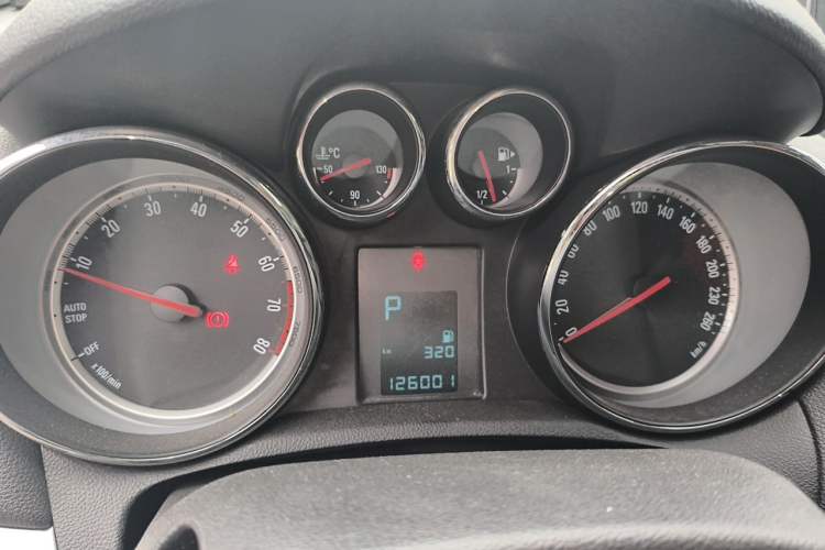Used Buick Encore 2015 1.4T Automatic Two-Wheel Drive Urban Elite Version Instrument Cluster