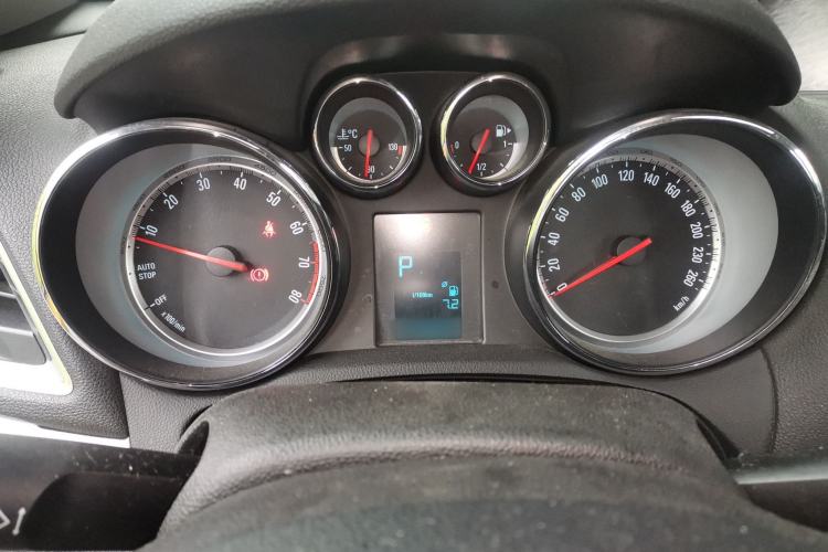 Used Buick Encore 2015 1.4T Automatic Two-Wheel Drive Urban Elite Version Instrument Cluster