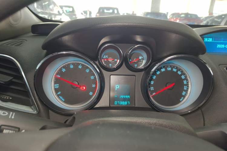 Used Buick Encore 2015 1.4T Automatic Two-Wheel Drive Urban Elite Version Instrument Cluster