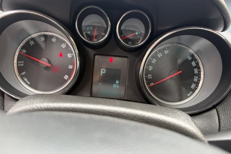 Used Buick Encore 2015 1.4T Automatic Two-Wheel Drive Urban Elite Version Instrument Cluster