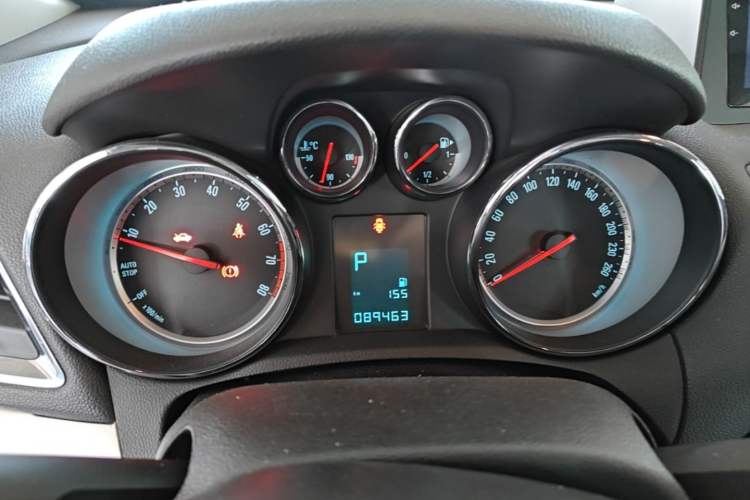 Used Buick Encore 2015 1.4T Automatic Two-Wheel Drive Urban Elite Version Instrument Cluster