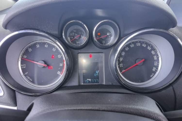 Used Buick Encore 2015 1.4T Manual Two-Wheel Drive Urban Advanced Model Instrument Cluster