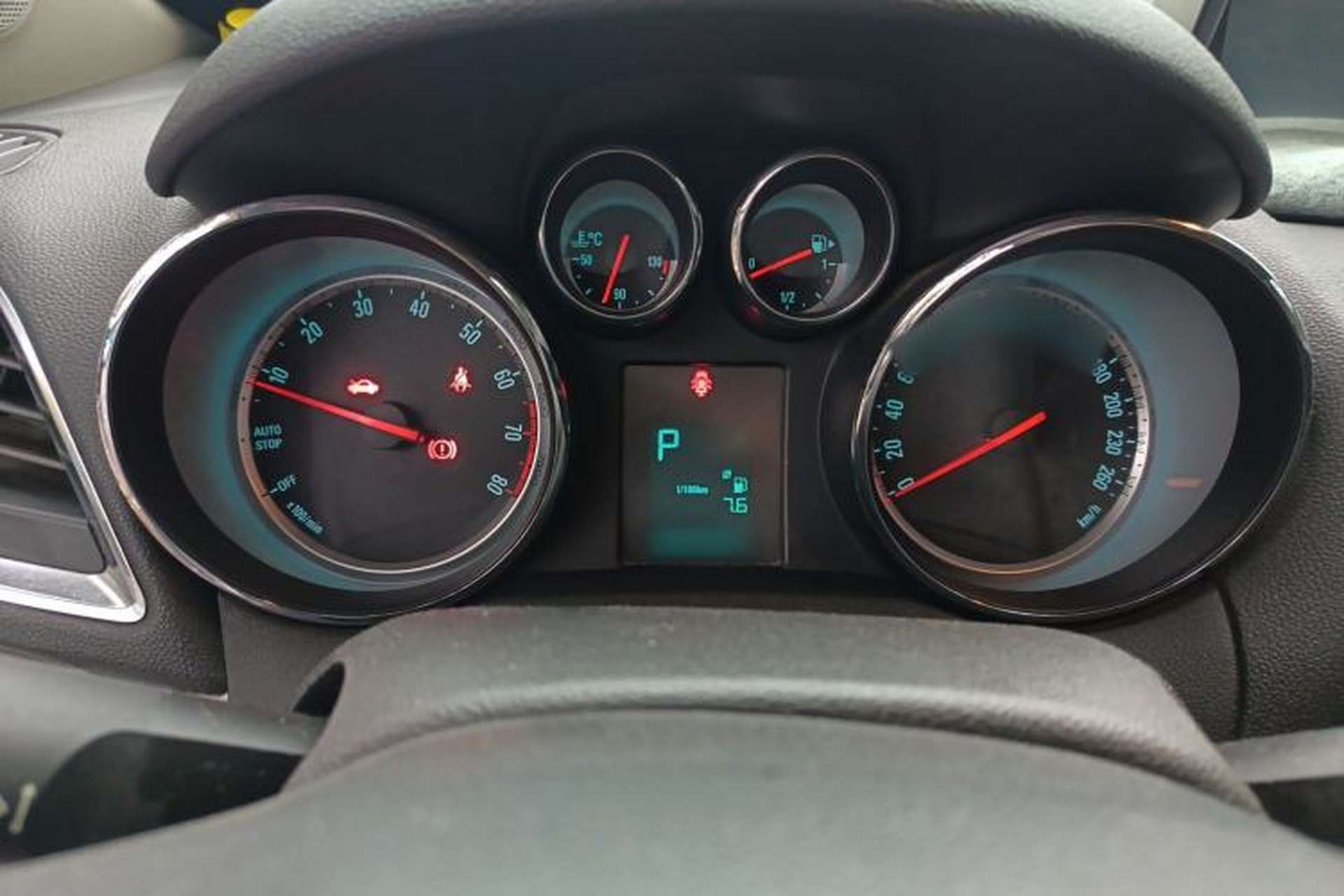 Used Buick Encore 2015 1.4T Automatic Two-Wheel Drive Urban Elite Version Instrument Cluster