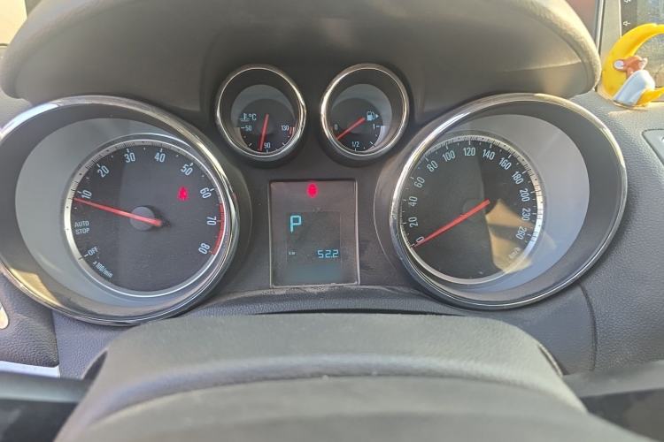 Used Buick Encore 2015 1.4T Automatic Two-Wheel Drive Urban Elite Version Instrument Cluster
