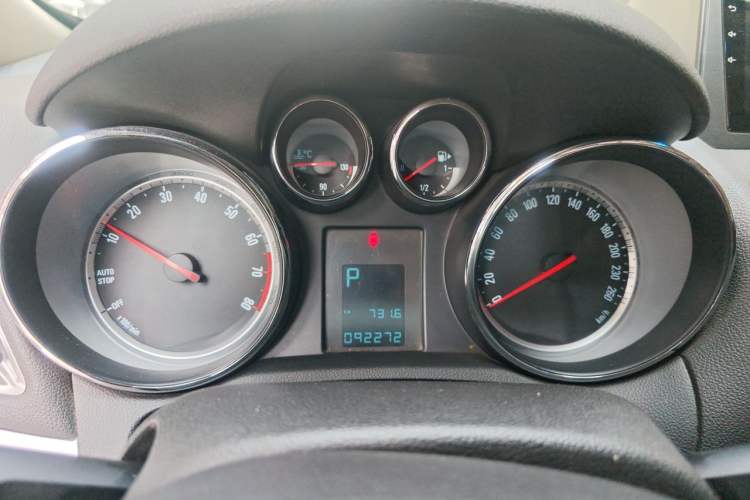 Used Buick Encore 2015 1.4T Automatic Two-Wheel Drive Urban Elite Version Instrument Cluster