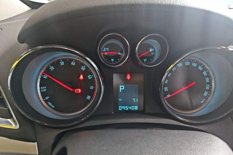 Used Buick Encore 2015 1.4T Automatic Two-Wheel Drive Urban Elite Version Instrument Cluster