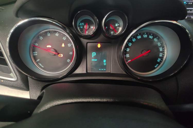 Used Buick Encore 2015 1.4T Automatic Two-Wheel Drive Urban Elite Version Instrument Cluster