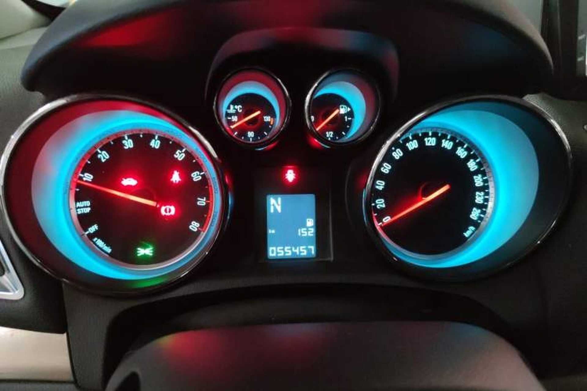 Used Buick Encore 2015 1.4T Automatic Two-Wheel Drive Urban Leading Model Instrument Cluster