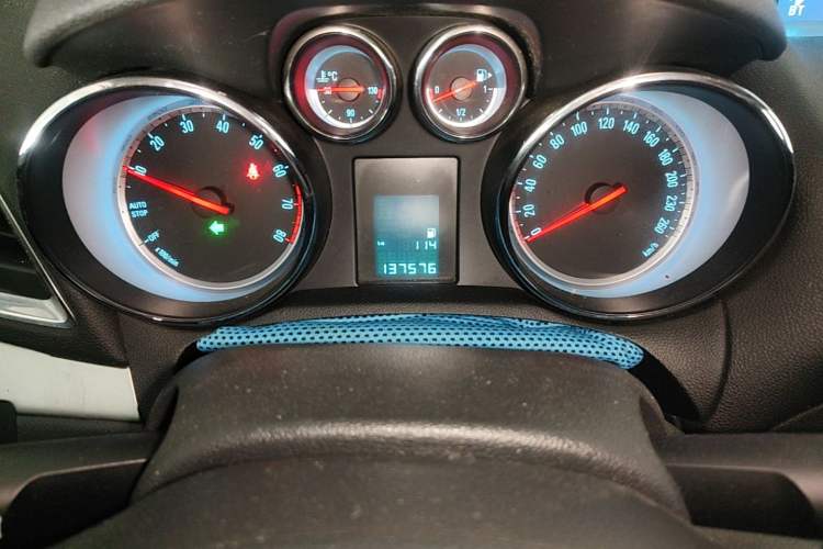 Used Buick Encore 2015 1.4T Manual Two-Wheel Drive Urban Advanced Model Instrument Cluster