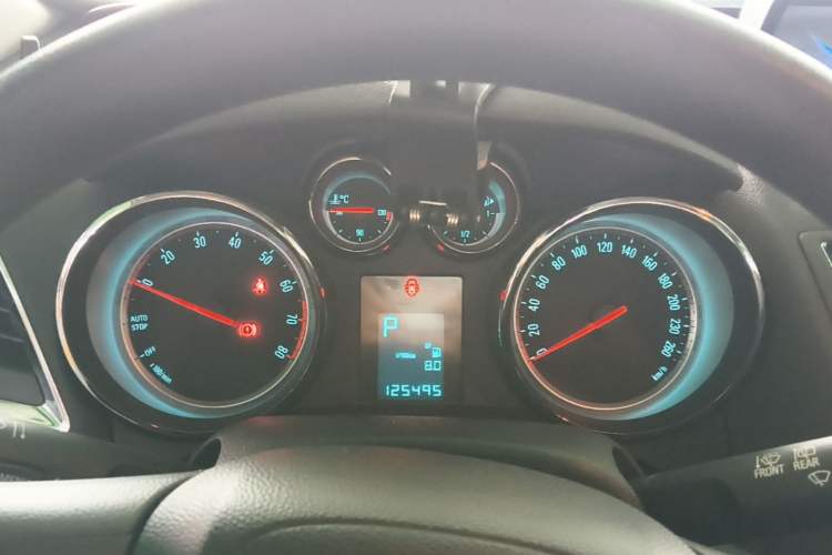 Used Buick Encore 2015 1.4T Automatic Two-Wheel Drive Urban Elite Version Instrument Cluster