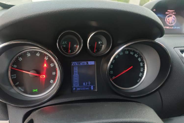 Used Buick Encore 2015 1.4T Automatic All-Wheel-Drive Flagship Model Instrument Cluster