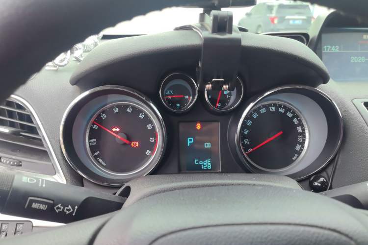 Used Buick Encore 2015 1.4T Automatic Two-Wheel Drive Urban Elite Version Instrument Cluster