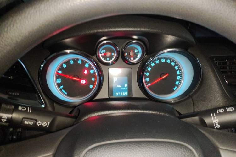 Used Buick Encore 2015 1.4T Automatic Two-Wheel Drive Urban Elite Version Instrument Cluster