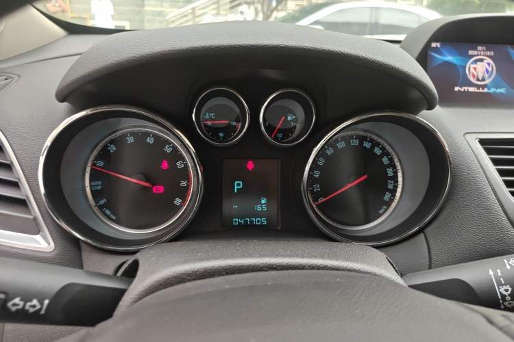 Used Buick Encore 2015 1.4T Automatic Two-Wheel Drive Urban Leading Model Instrument Cluster