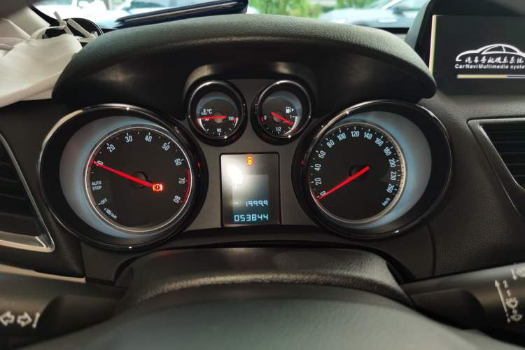Used Buick Encore 2015 1.4T Automatic Two-Wheel Drive Urban Elite Version Instrument Cluster