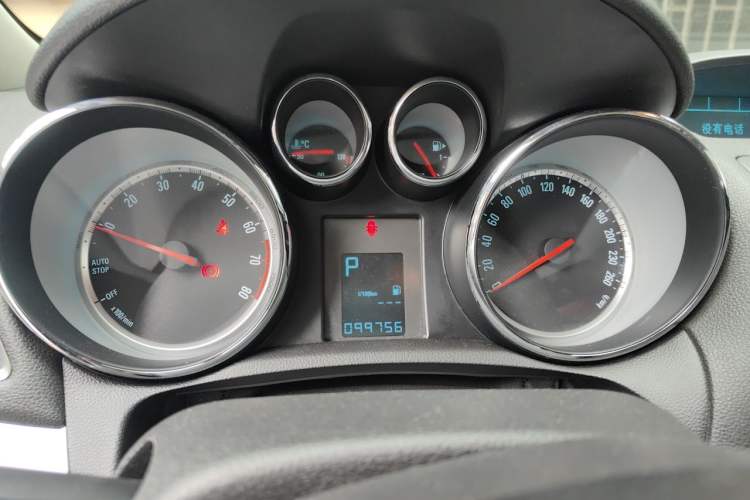 Used Buick Encore 2015 1.4T Automatic Two-Wheel Drive Urban Elite Version Instrument Cluster