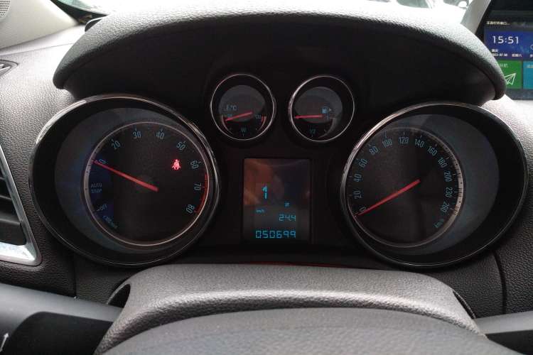 Used Buick Encore 2015 1.4T Automatic Two-Wheel Drive Urban Elite Version Instrument Cluster