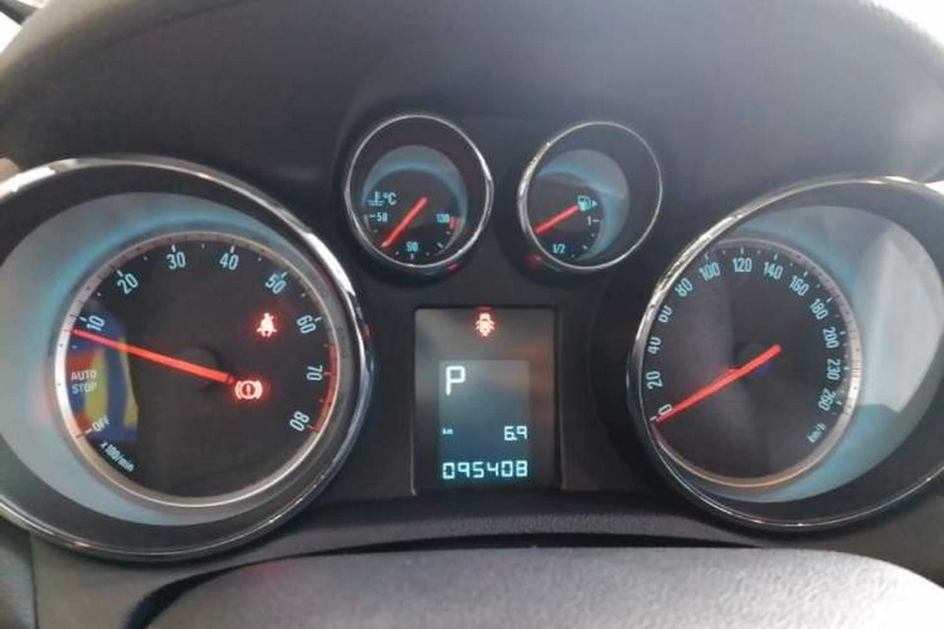 Used Buick Encore 2015 1.4T Automatic Two-Wheel Drive Urban Elite Version Instrument Cluster