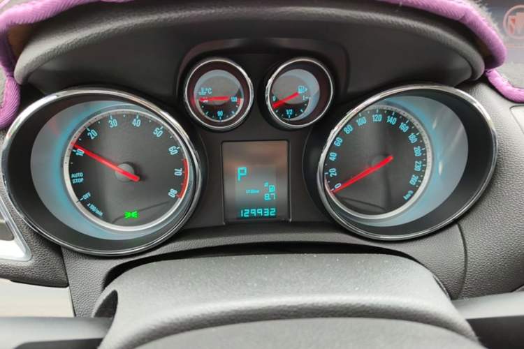 Used Buick Encore 2015 1.4T Automatic Two-Wheel Drive Urban Leading Model Instrument Cluster