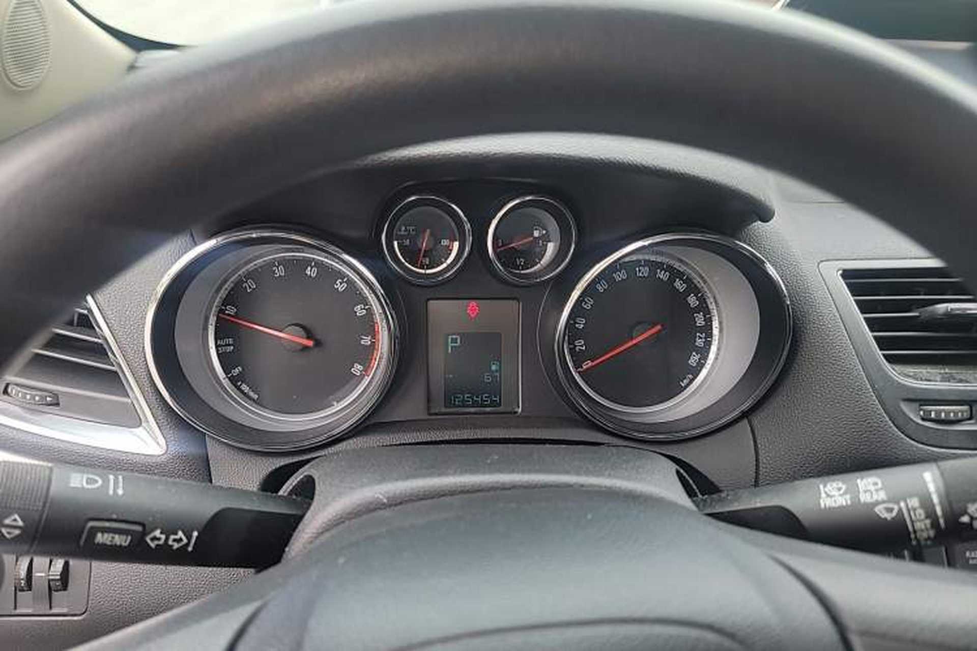 Used Buick Encore 2015 1.4T Automatic Two-Wheel Drive Urban Elite Version Instrument Cluster