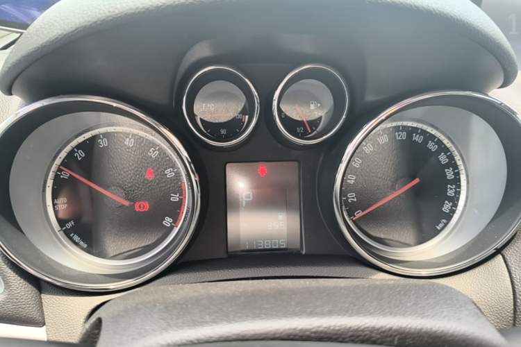 Used Buick Encore 2015 1.4T Automatic Two-Wheel Drive Urban Elite Version Instrument Cluster