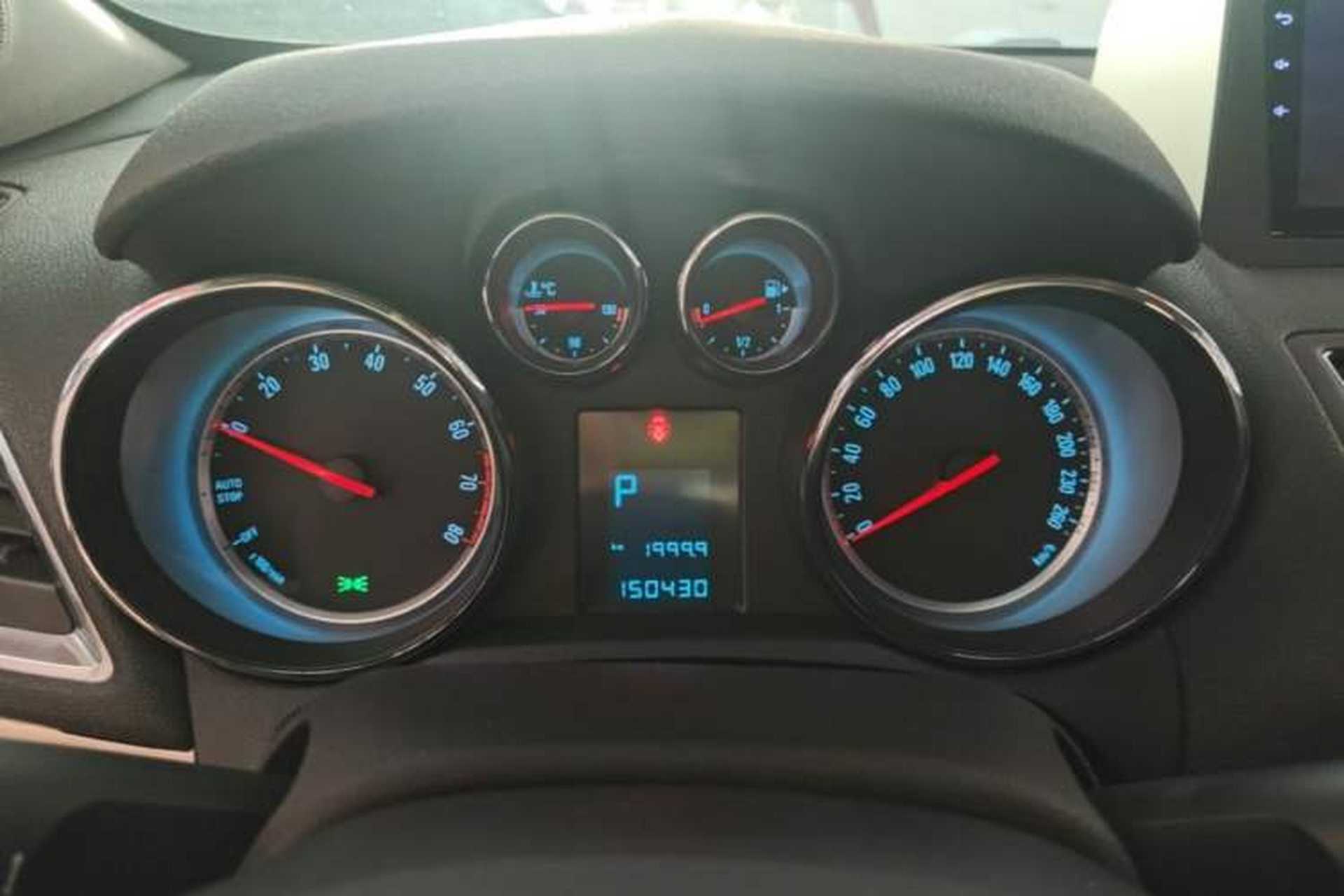 Used Buick Encore 2015 1.4T Automatic Two-Wheel Drive Urban Leading Model Instrument Cluster
