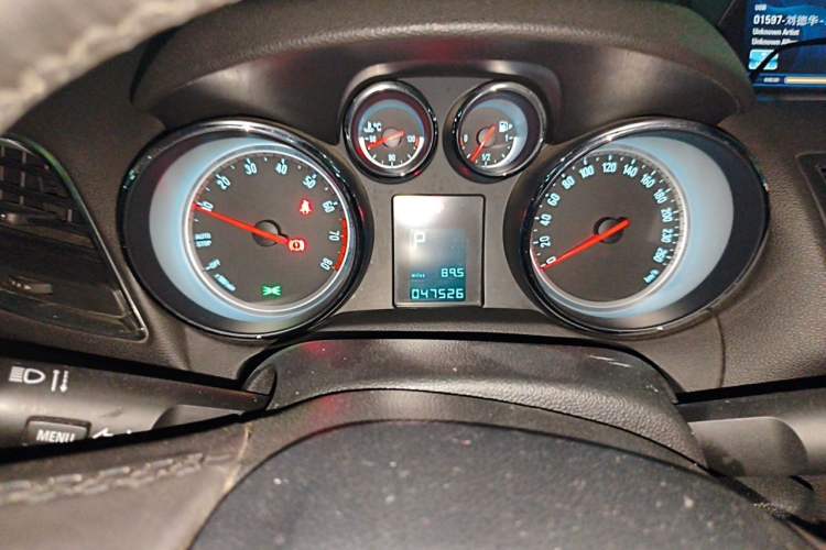 Used Buick Encore 2015 1.4T Automatic Two-Wheel Drive Urban Leading Model Instrument Cluster