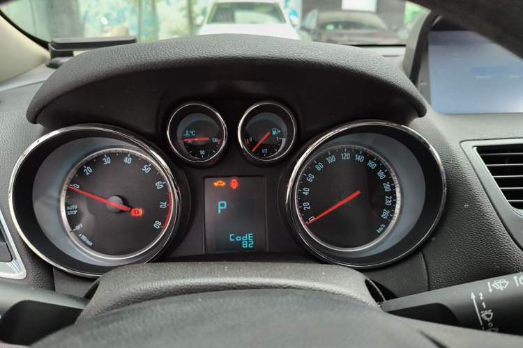 Used Buick Encore 2015 1.4T Automatic Two-Wheel Drive Urban Elite Version Instrument Cluster