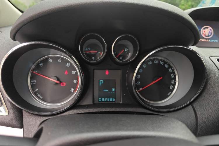 Used Buick Encore 2015 1.4T Automatic Two-Wheel Drive Urban Leading Model Instrument Cluster
